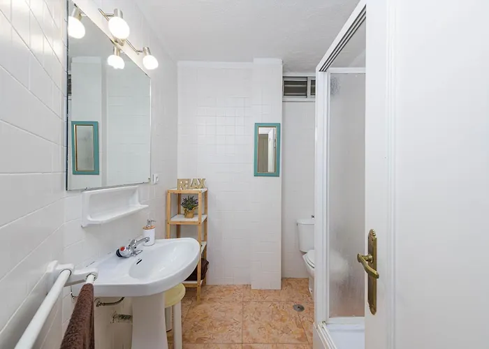 Great Location And Frontal Sea View *