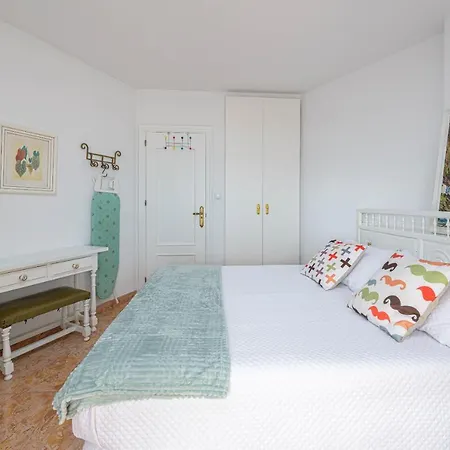 Great Location And Frontal Sea View Apartment *