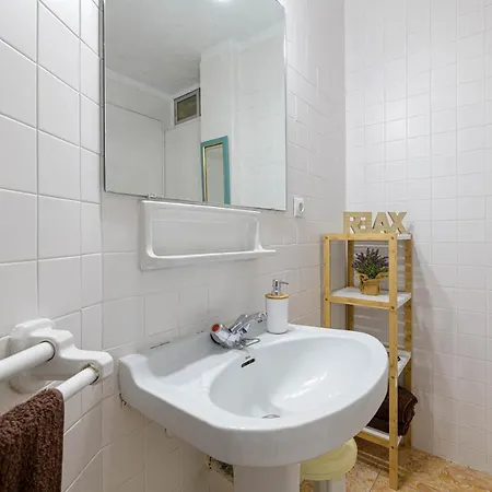 Great Location And Frontal Sea View *