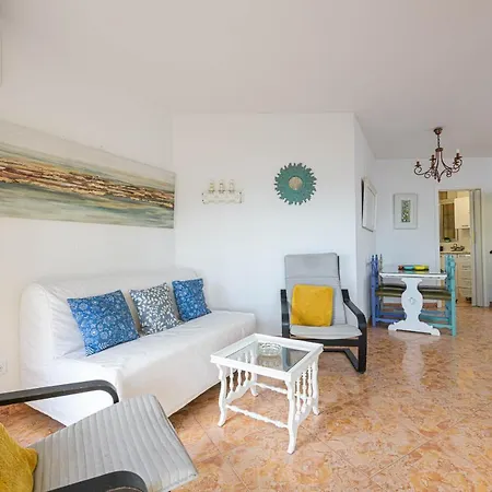 Great Location And Frontal Sea View *