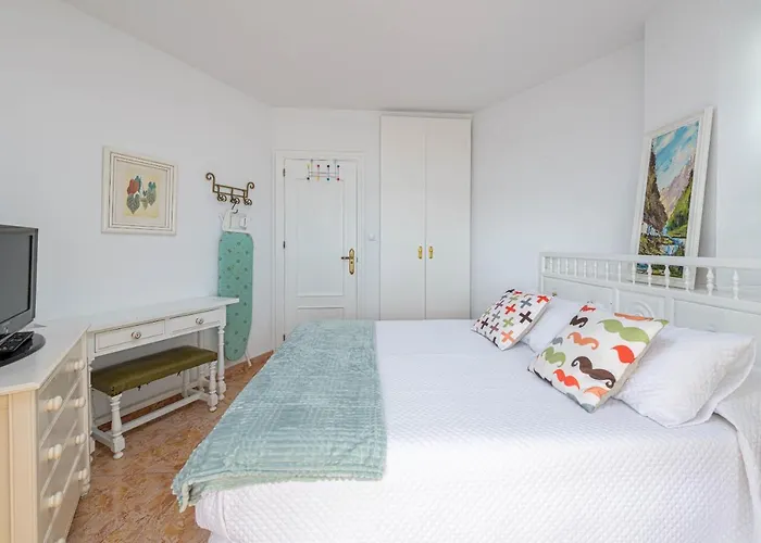 Great Location And Frontal Sea View 아파트 *