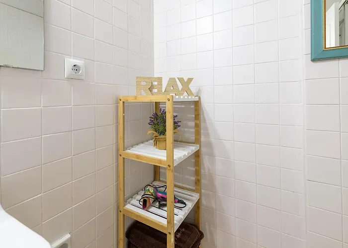 Great Location And Frontal Sea View *