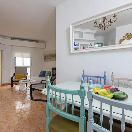 Great Location And Frontal Sea View