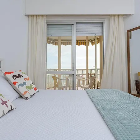 Great Location And Frontal Sea View Appartement