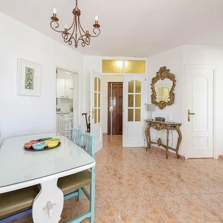 Great Location And Frontal Sea View *