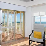 Great Location And Frontal Sea View *