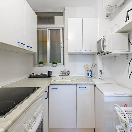 Great Location And Frontal Sea View Appartement *