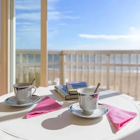 Great Location And Frontal Sea View Appartement