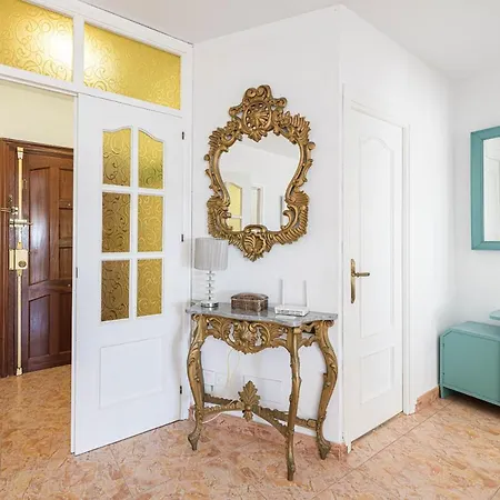 Great Location And Frontal Sea View Appartement *